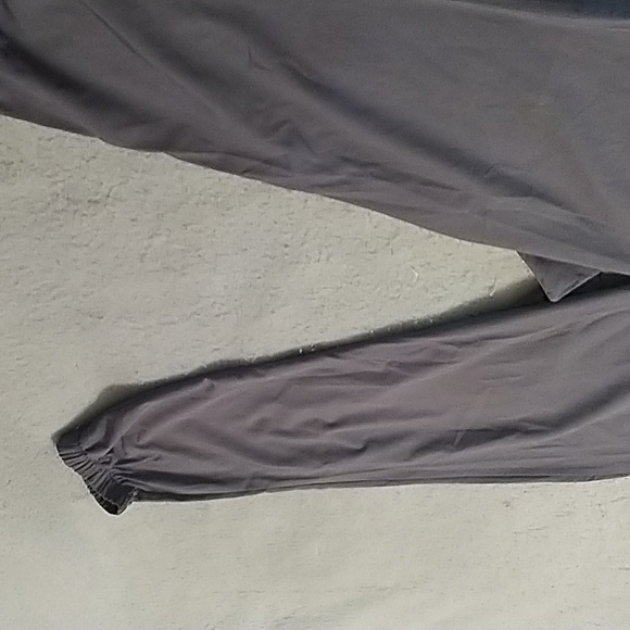 Man Amazon  essentials  pants. - Picture 9 of 10